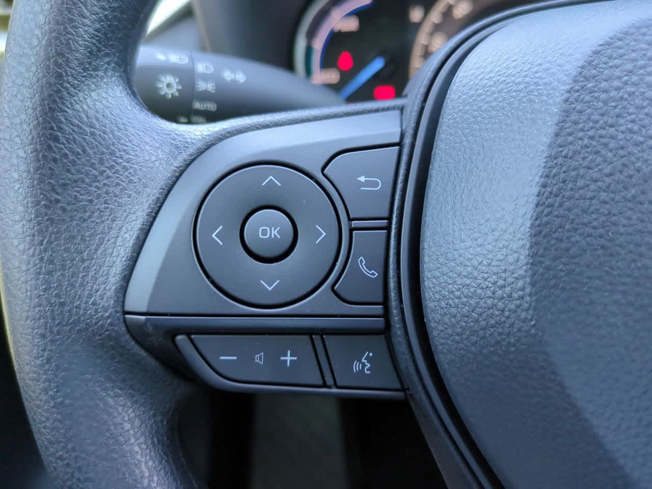 Thumbnail: 2025 Toyota RAV4 - 23