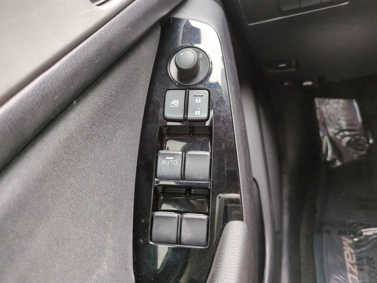 Thumbnail: 2017 Mazda Mazda3 - 21