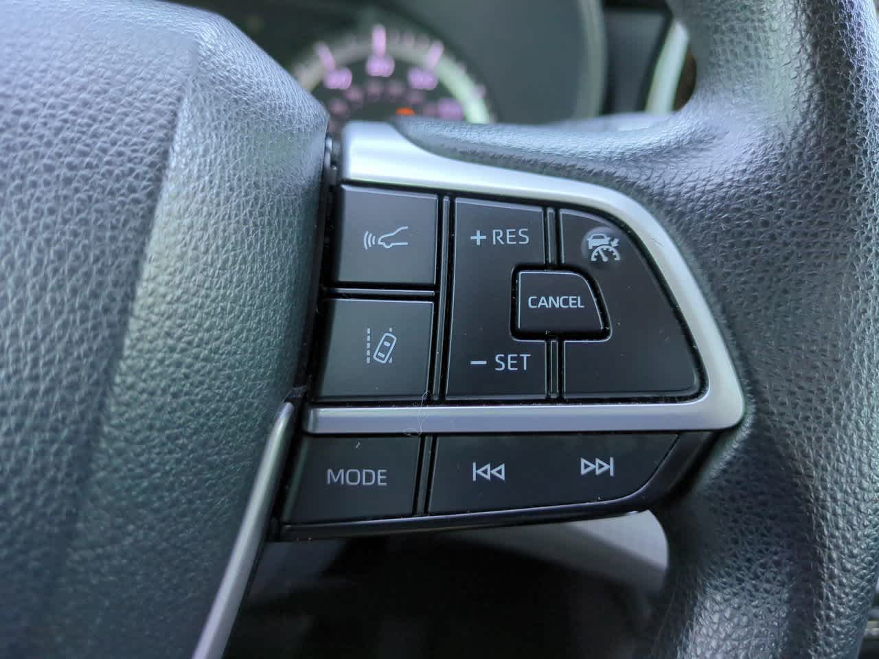 Thumbnail: 2022 Toyota Highlander - 24