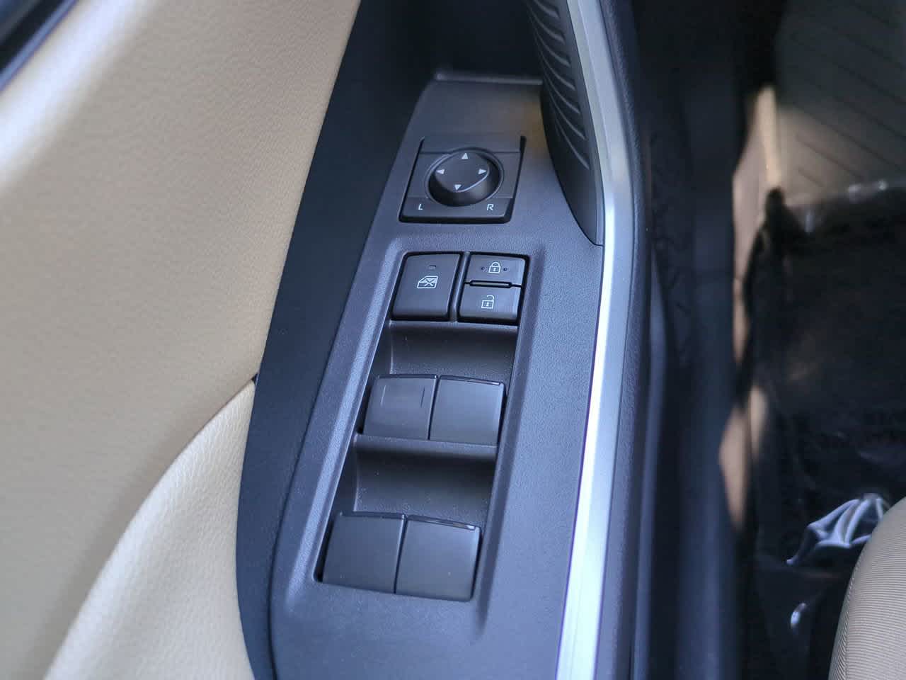 Thumbnail: 2025 Toyota RAV4 - 21