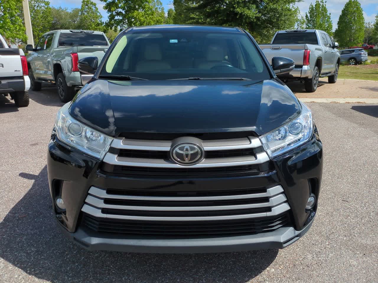 Thumbnail: 2019 Toyota Highlander - 9