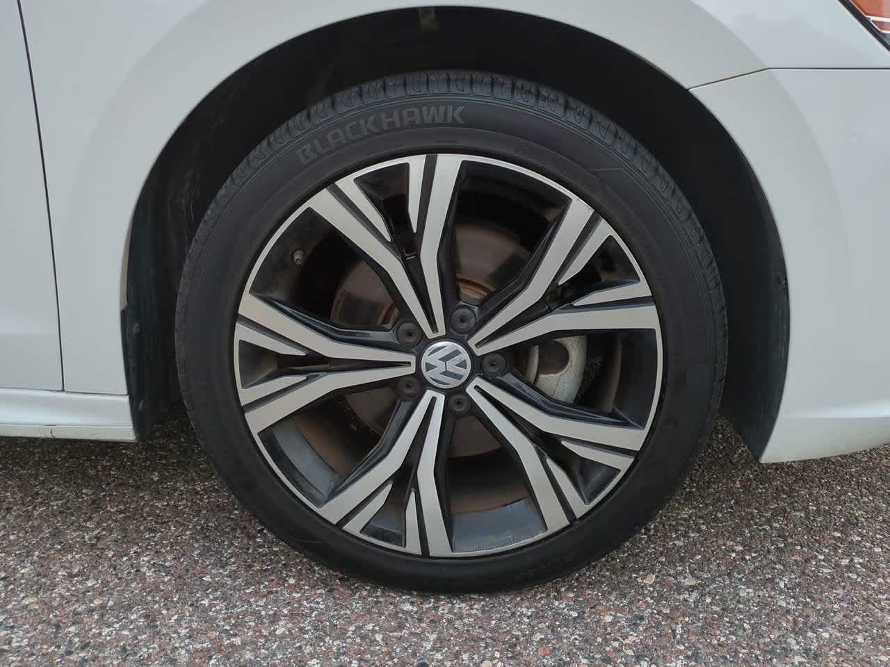 Thumbnail: 2022 Volkswagen Passat - 11