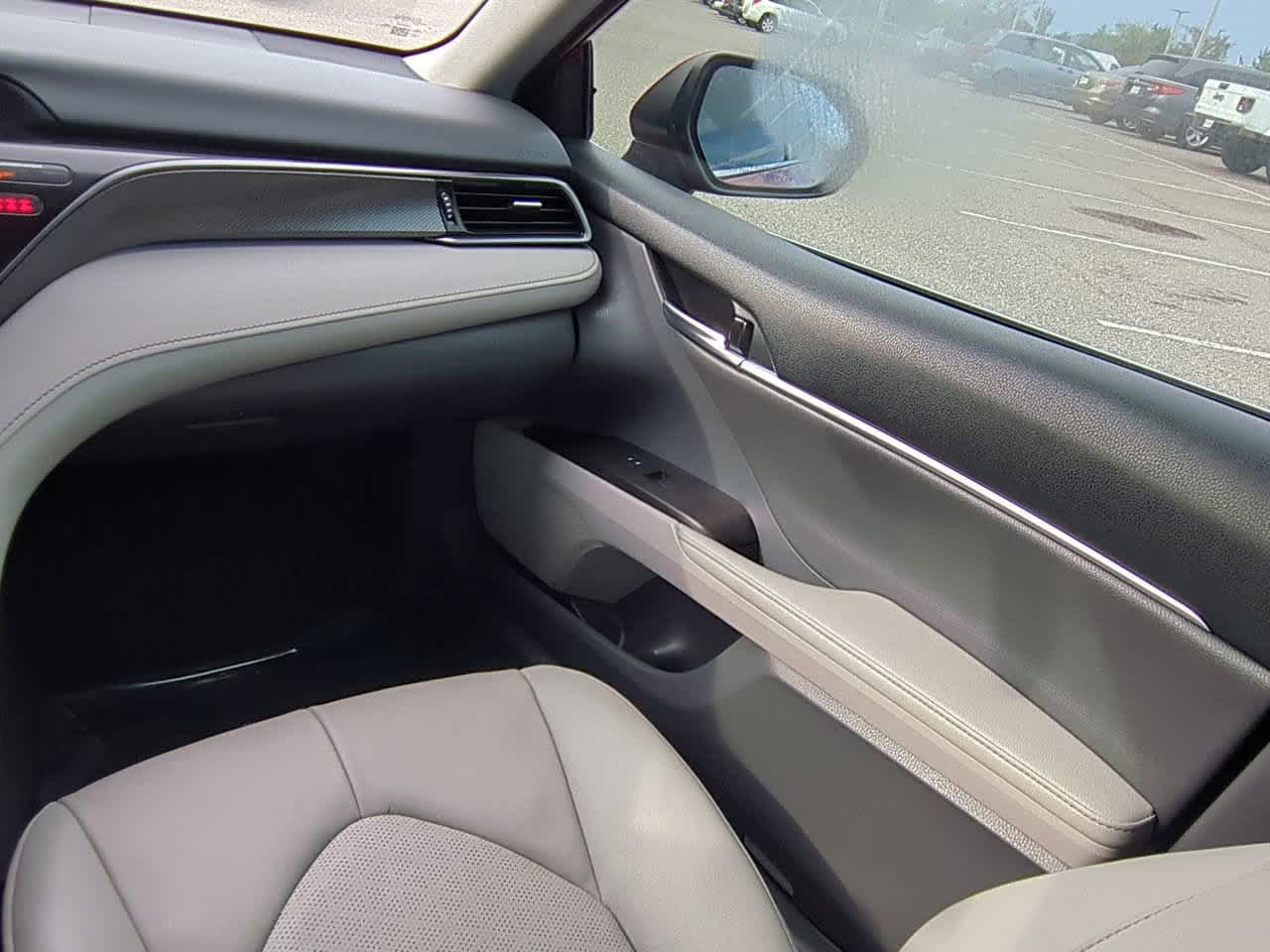 Thumbnail: 2021 Toyota Camry - 16