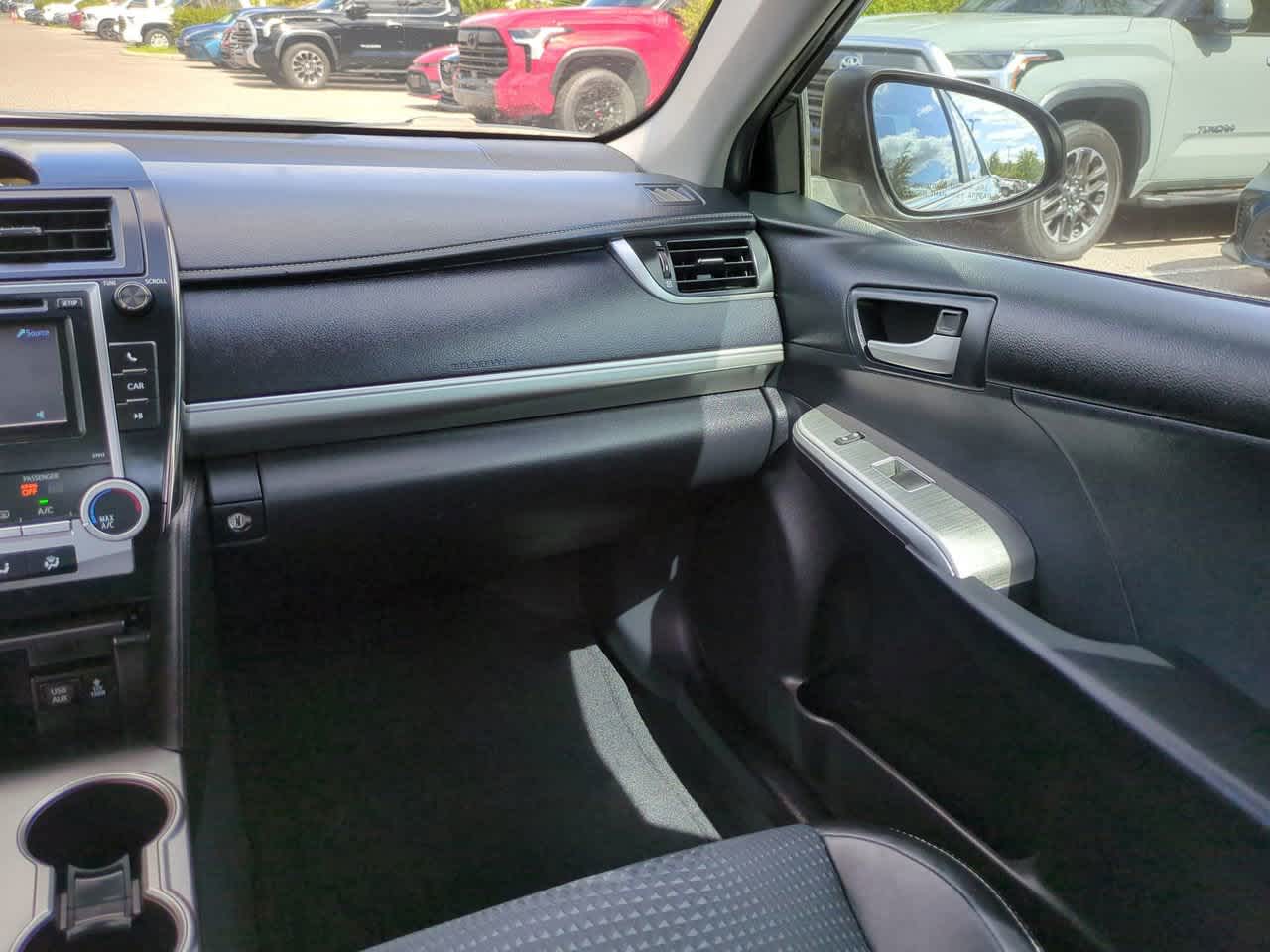 Thumbnail: 2012 Toyota Camry - 16