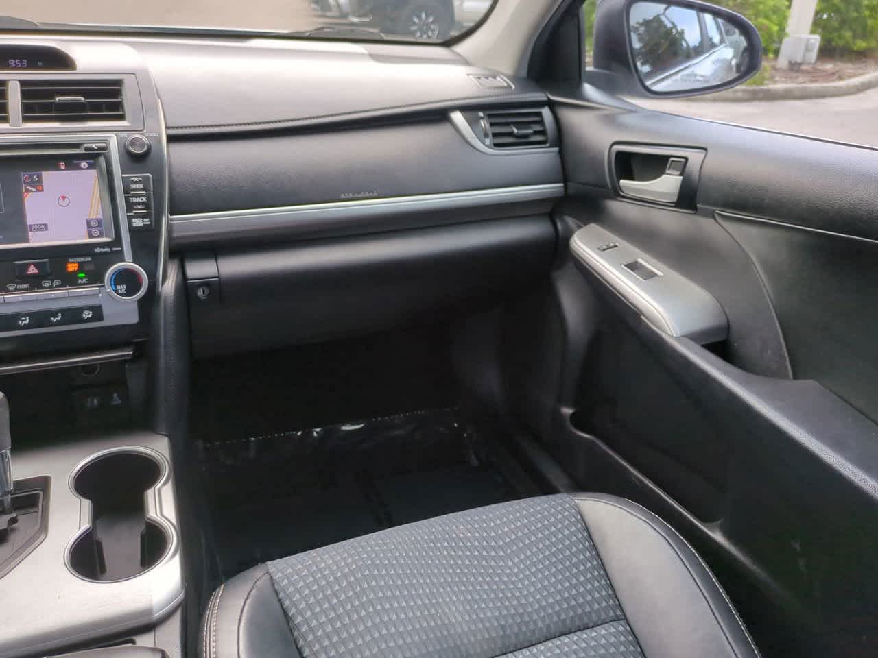 Thumbnail: 2014 Toyota Camry - 16