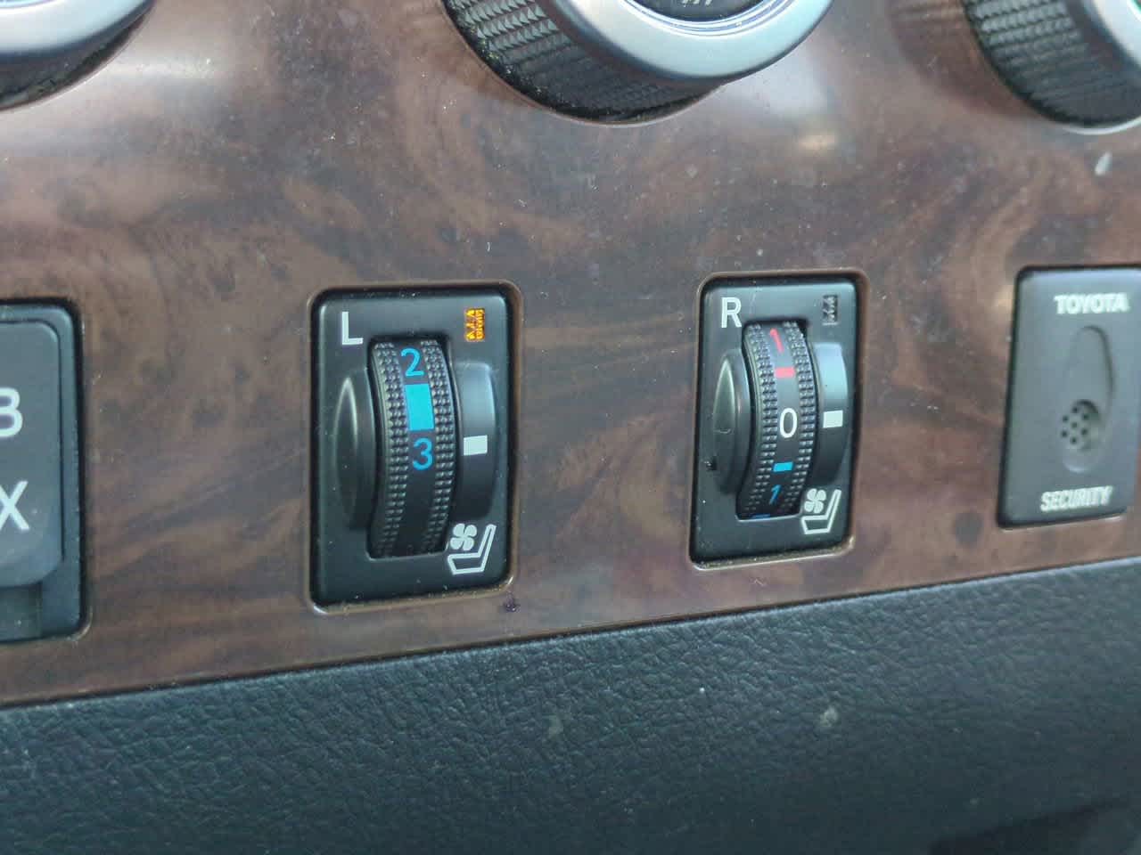Thumbnail: 2011 Toyota Tundra - 23