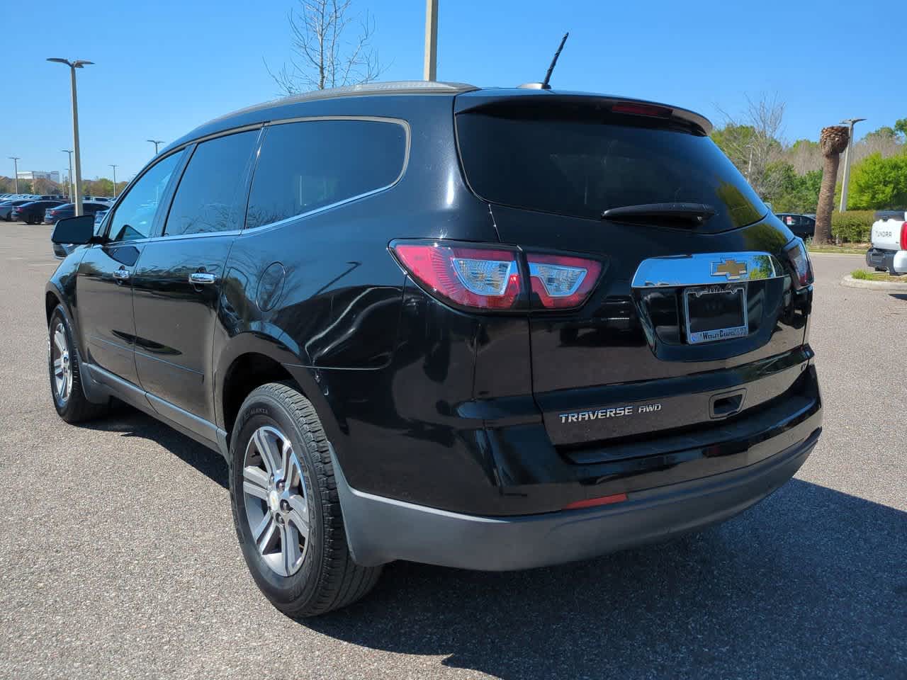 Thumbnail: 2017 Chevrolet Traverse - 4