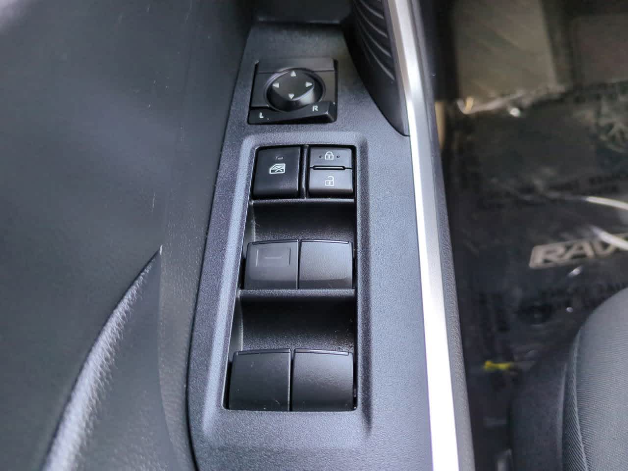 Thumbnail: 2021 Toyota RAV4 - 21