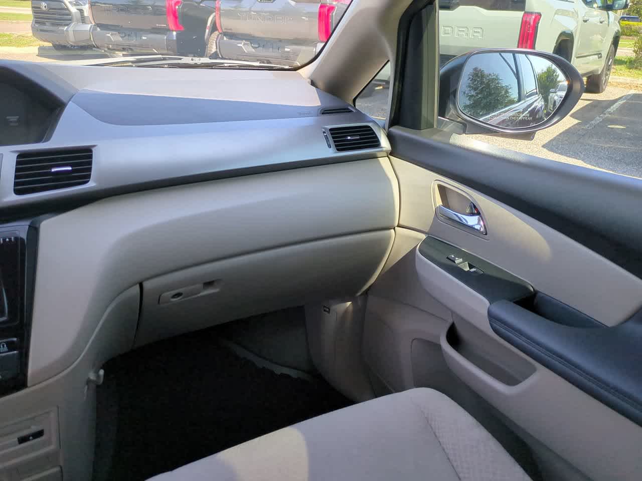 Thumbnail: 2016 Honda Odyssey - 17