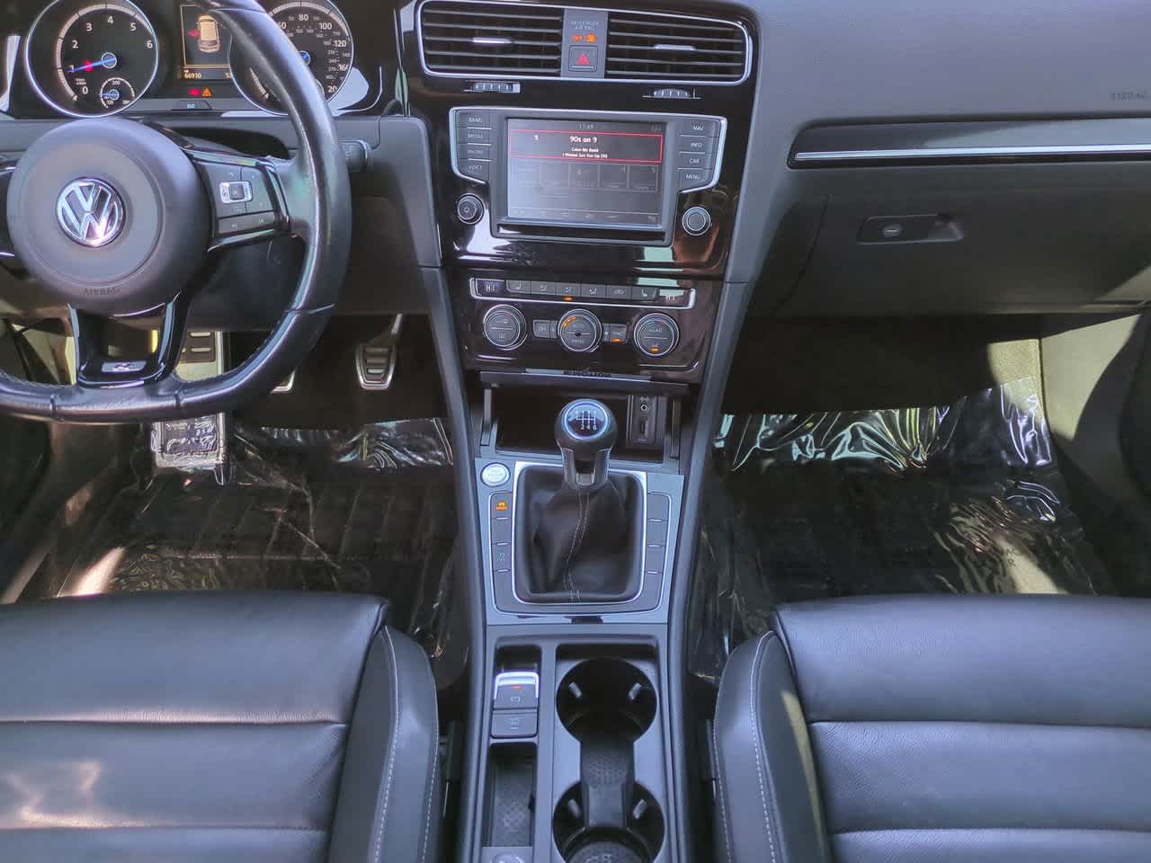 Thumbnail: 2016 Volkswagen Golf - 18