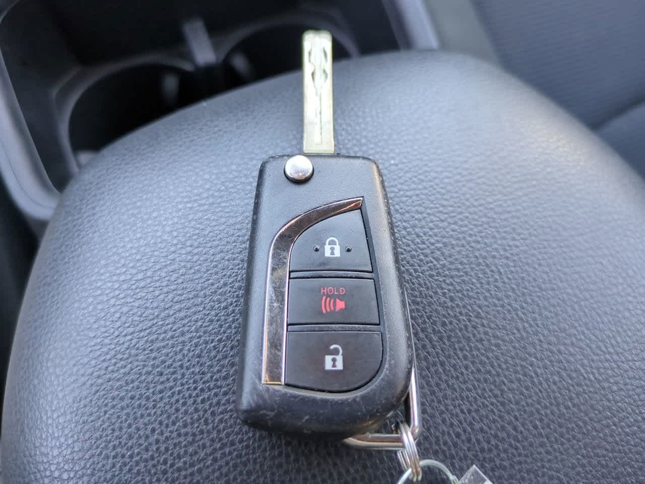 Thumbnail: 2023 Toyota RAV4 - 25