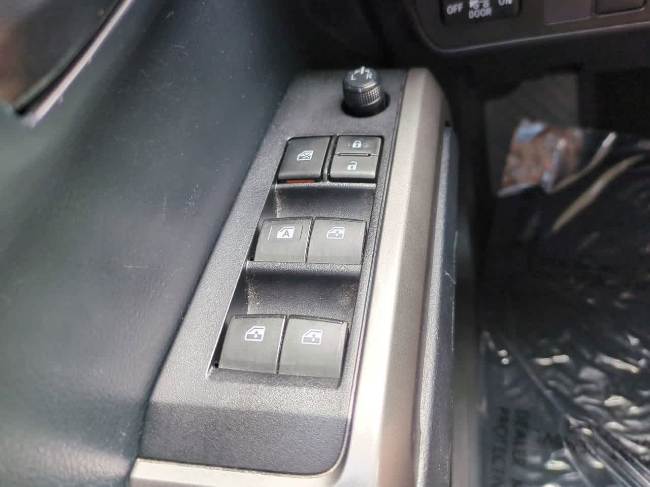 Thumbnail: 2019 Toyota Tacoma - 21