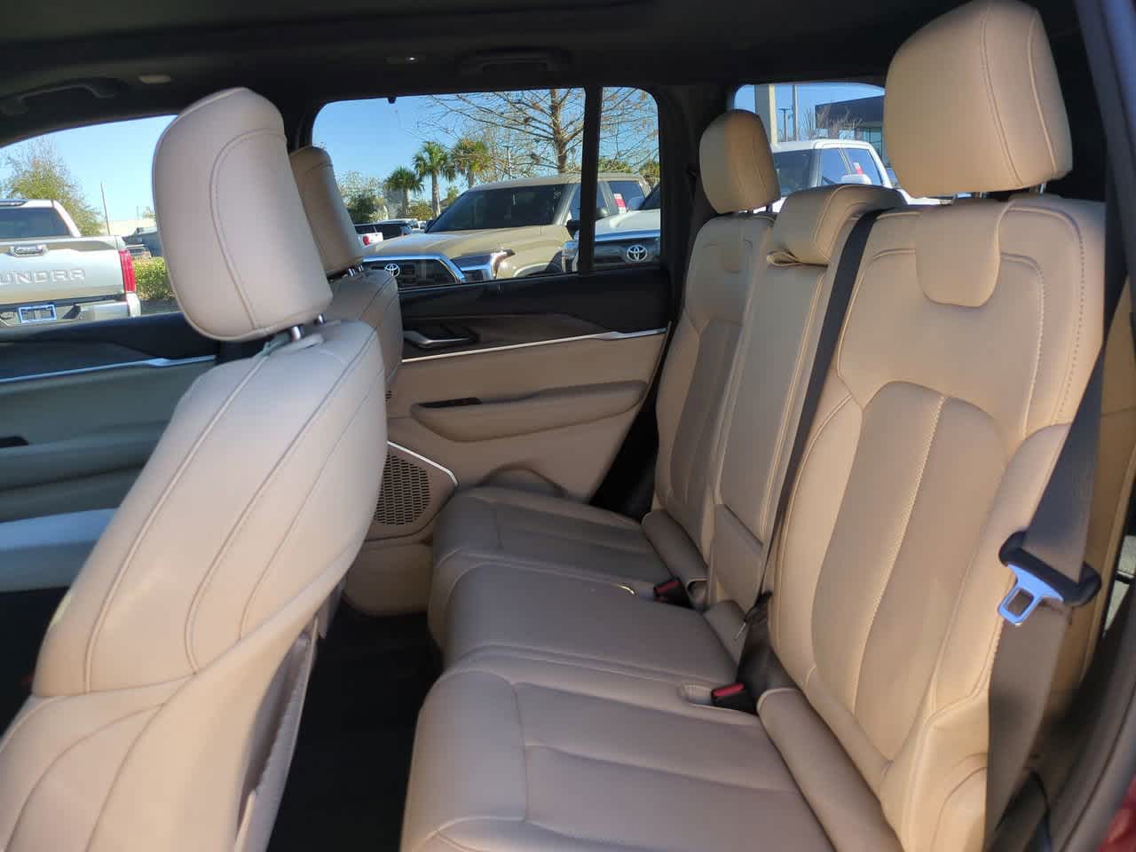 Thumbnail: 2022 Jeep Grand Cherokee - 13