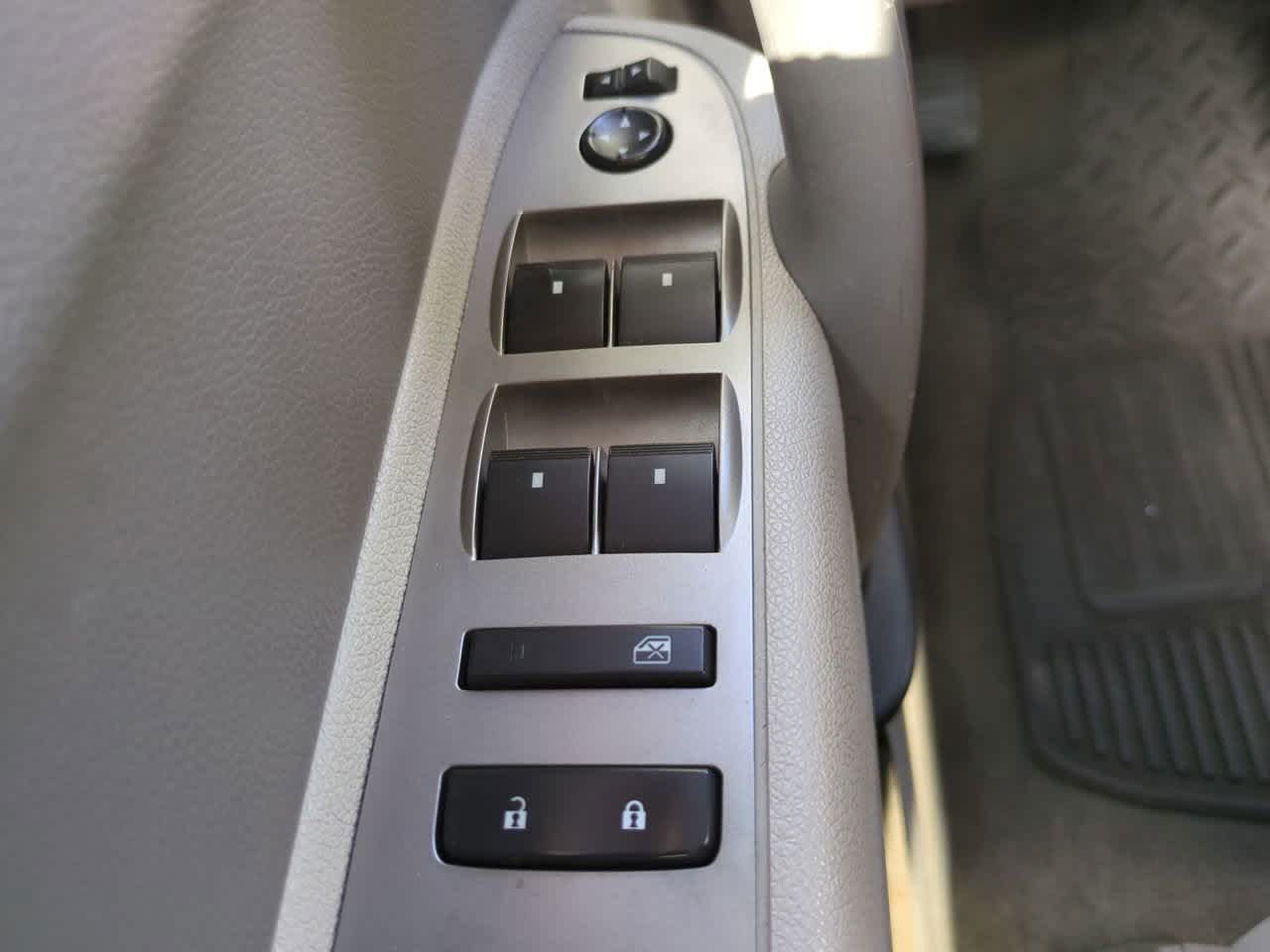 Thumbnail: 2012 Chevrolet Silverado 1500 - 19