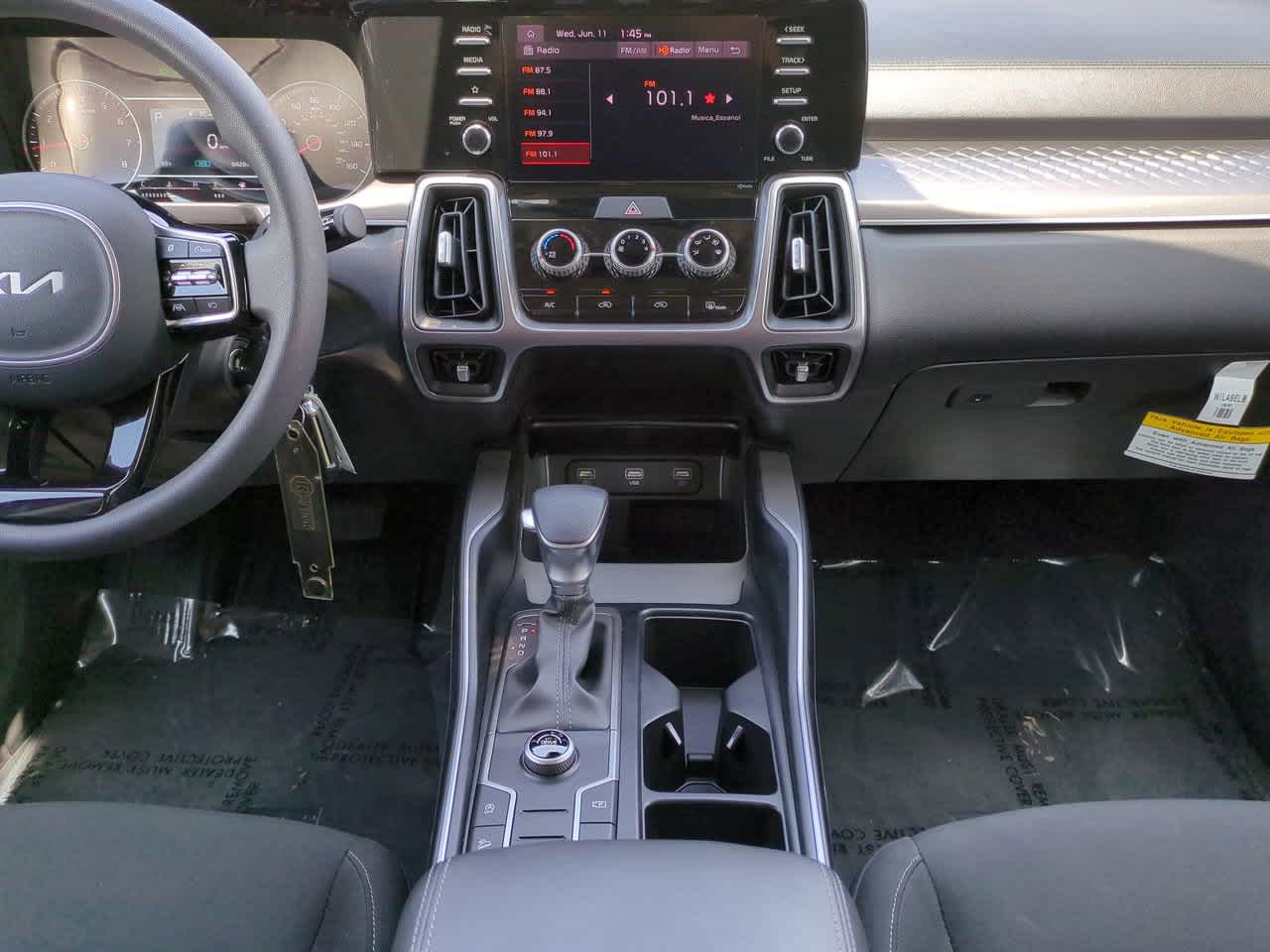 2023 Kia Sorento LX 19