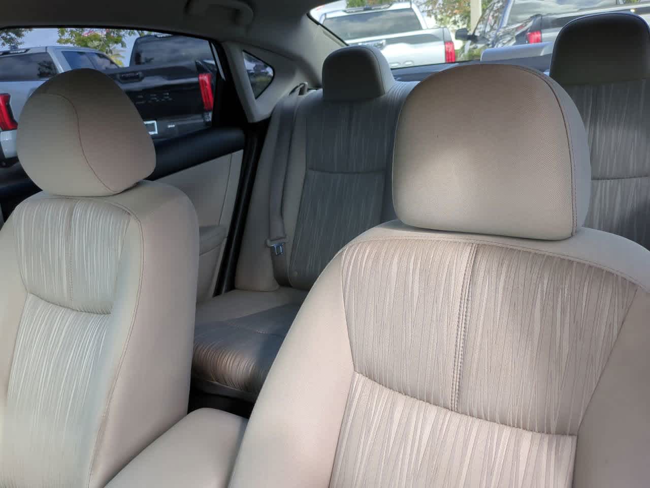 Thumbnail: 2016 Nissan Sentra - 8