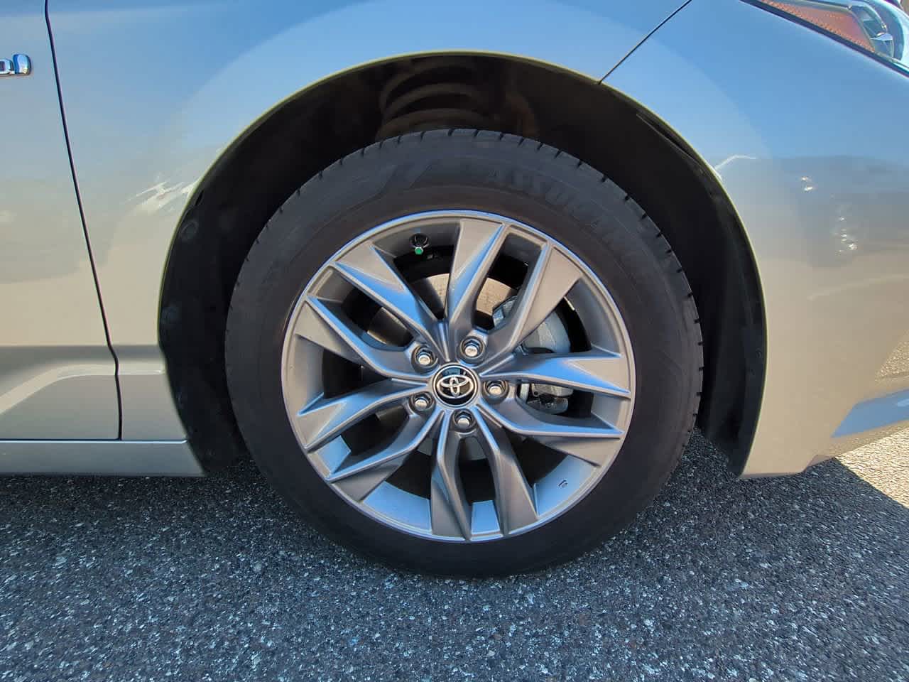 Thumbnail: 2021 Toyota Avalon - 11