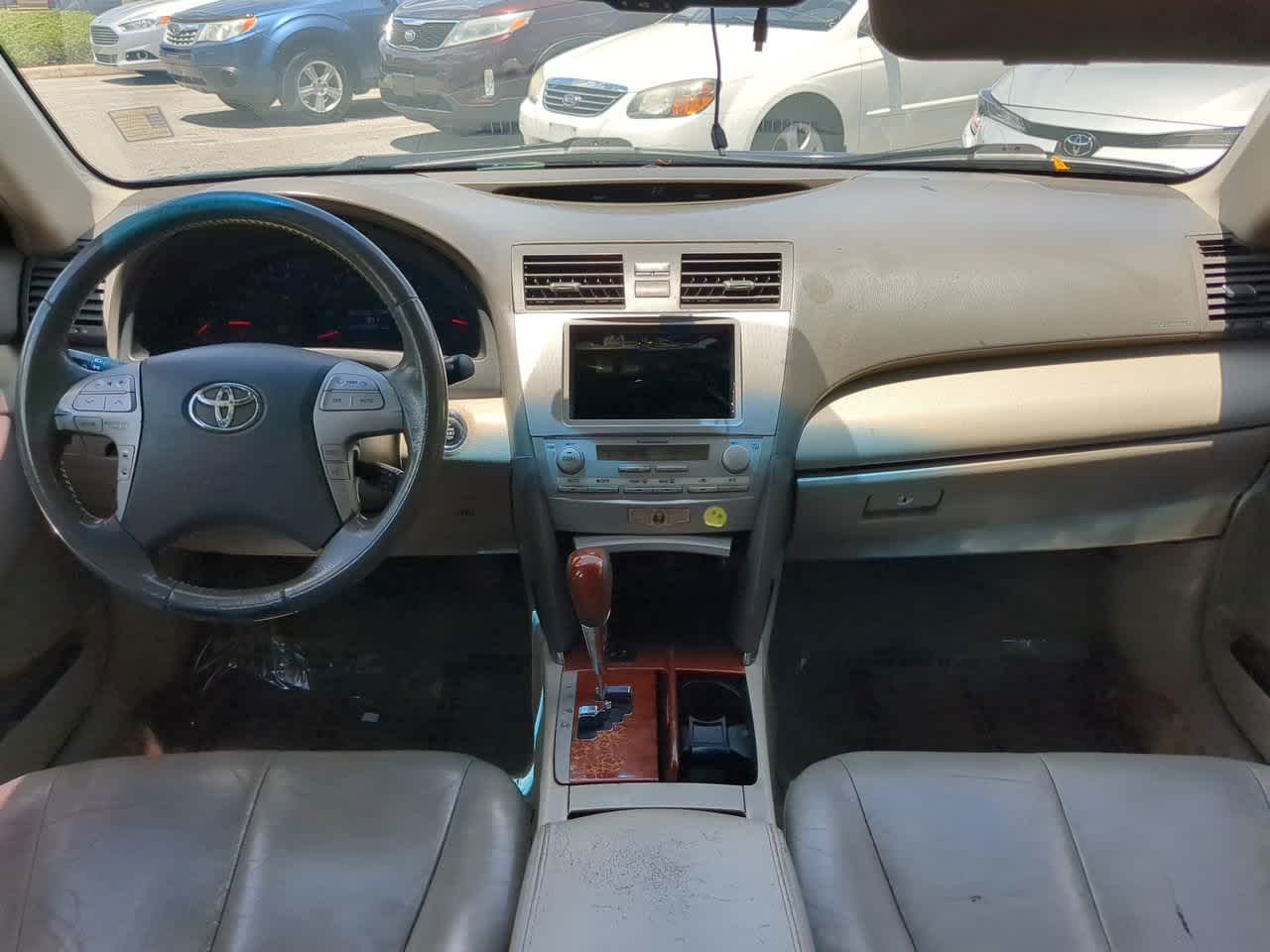 2011 Toyota Camry XLE 14