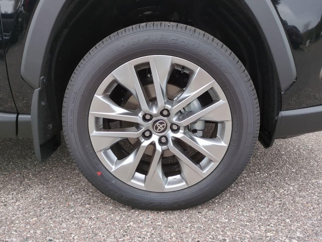 Thumbnail: 2025 Toyota RAV4 - 11