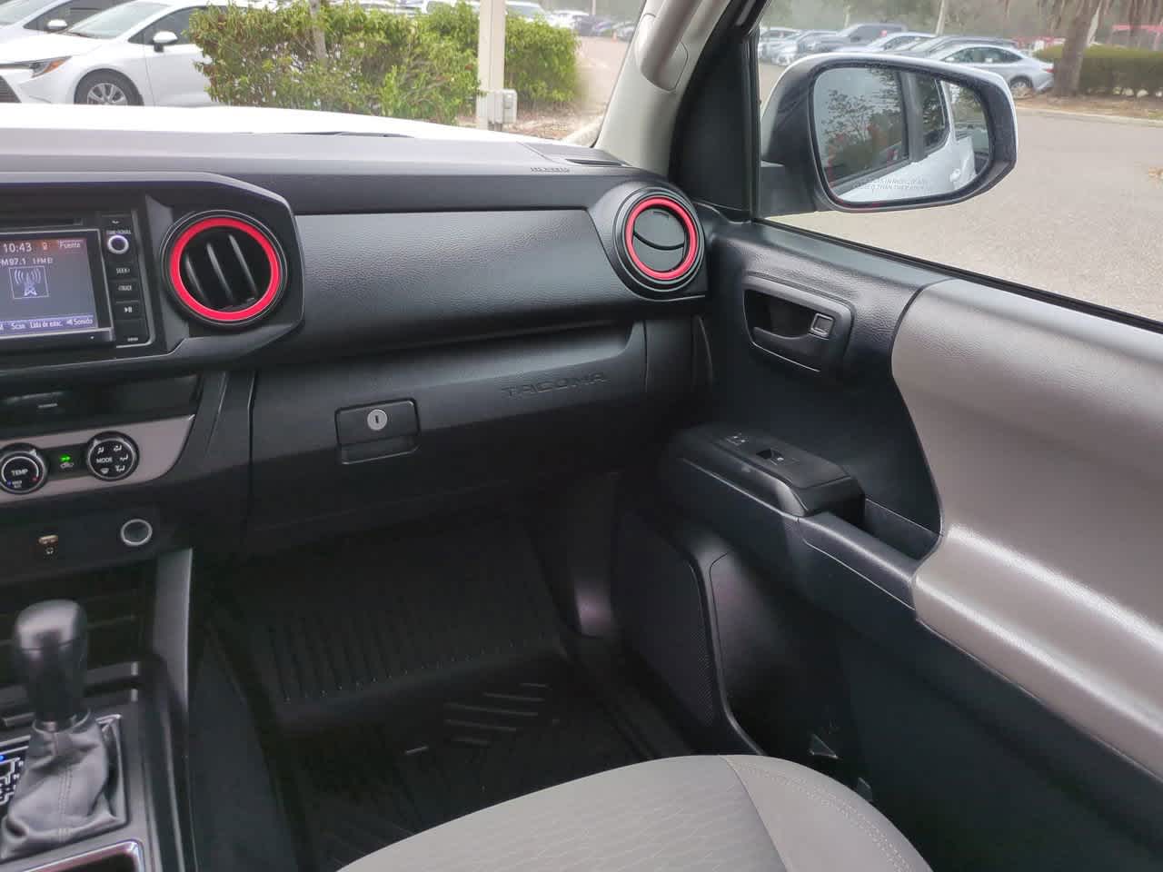 Thumbnail: 2016 Toyota Tacoma - 16