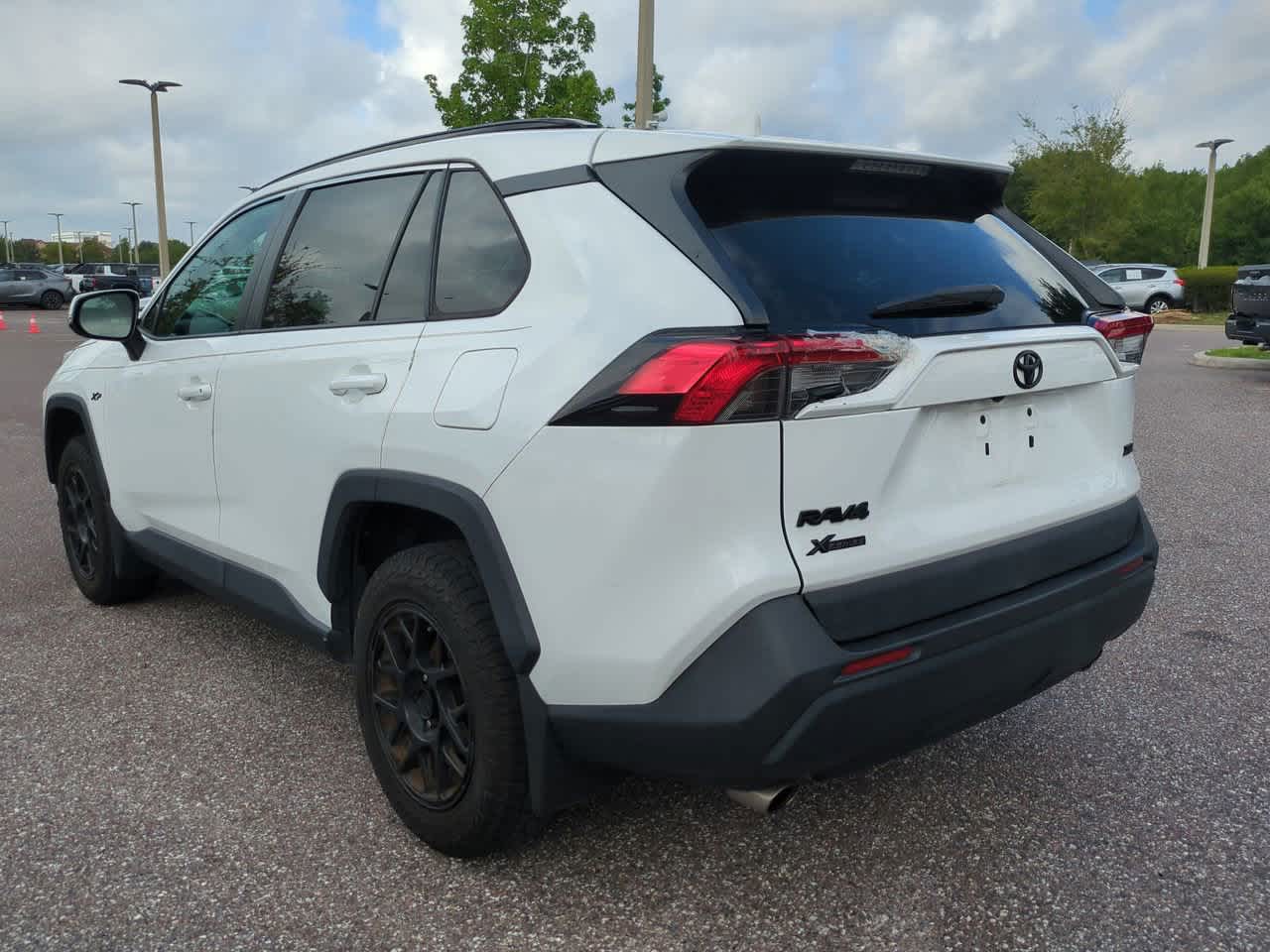 Thumbnail: 2020 Toyota RAV4 - 4