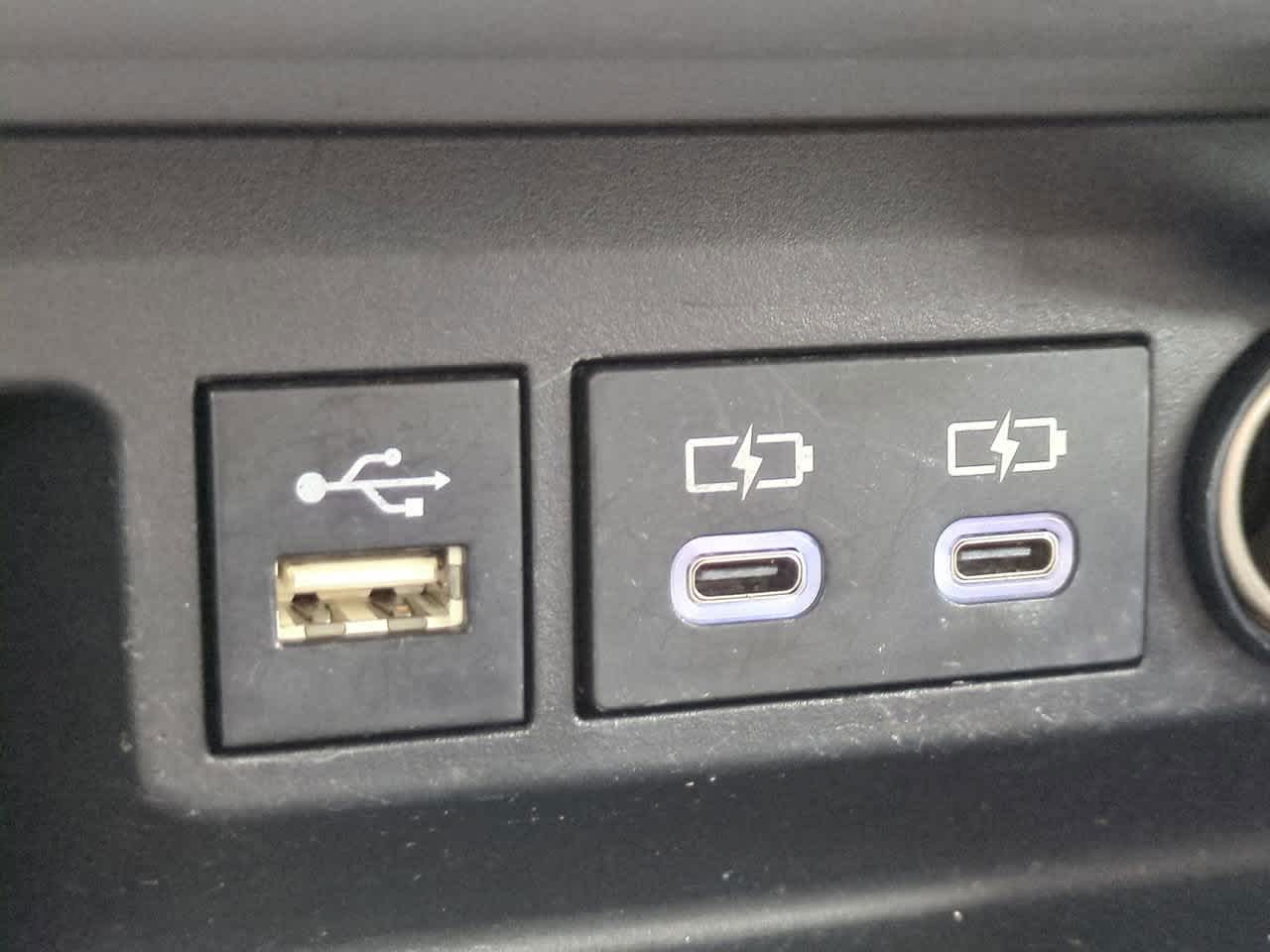 Thumbnail: 2023 Toyota Highlander - 22