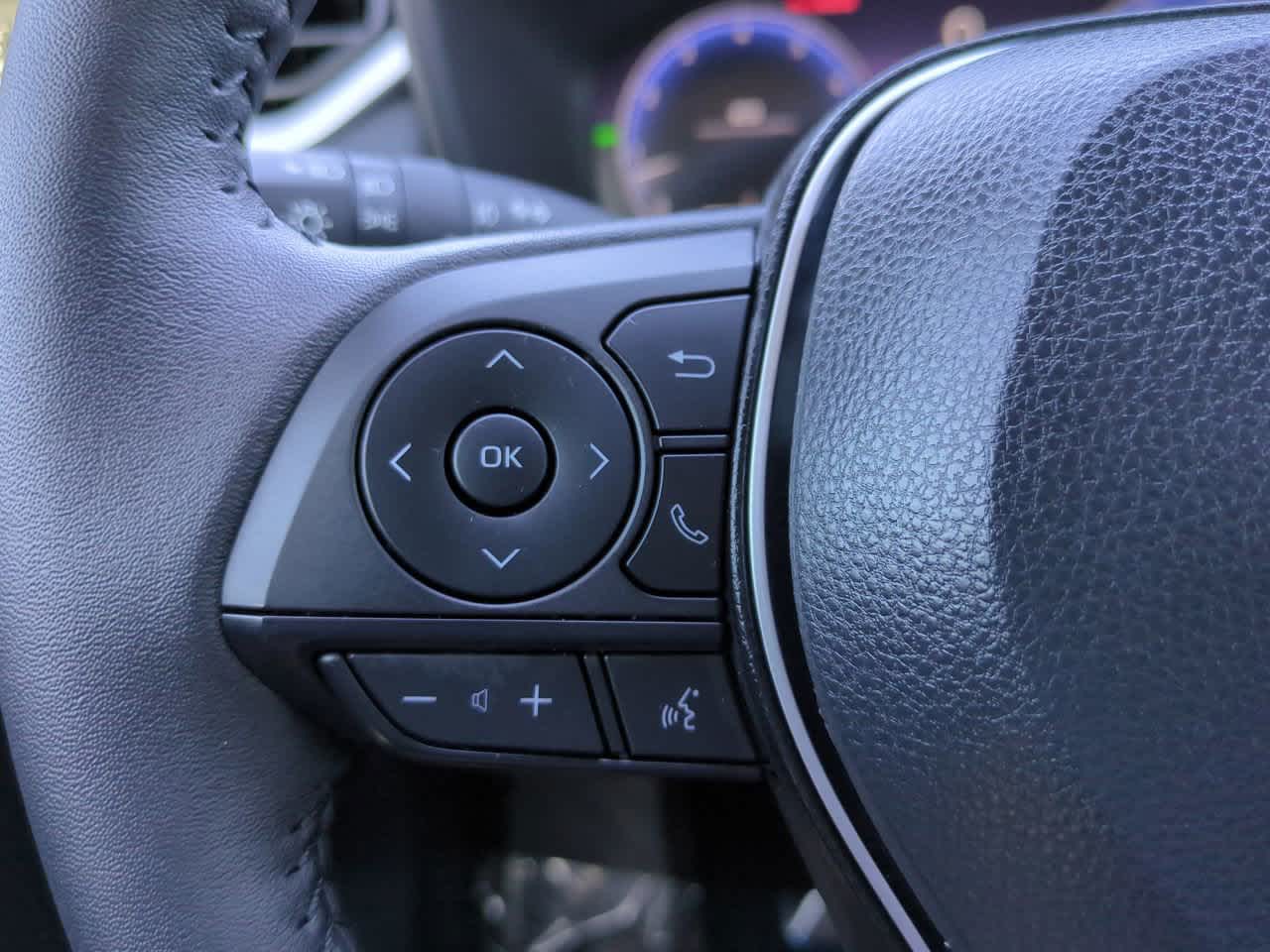 Thumbnail: 2025 Toyota RAV4 - 24