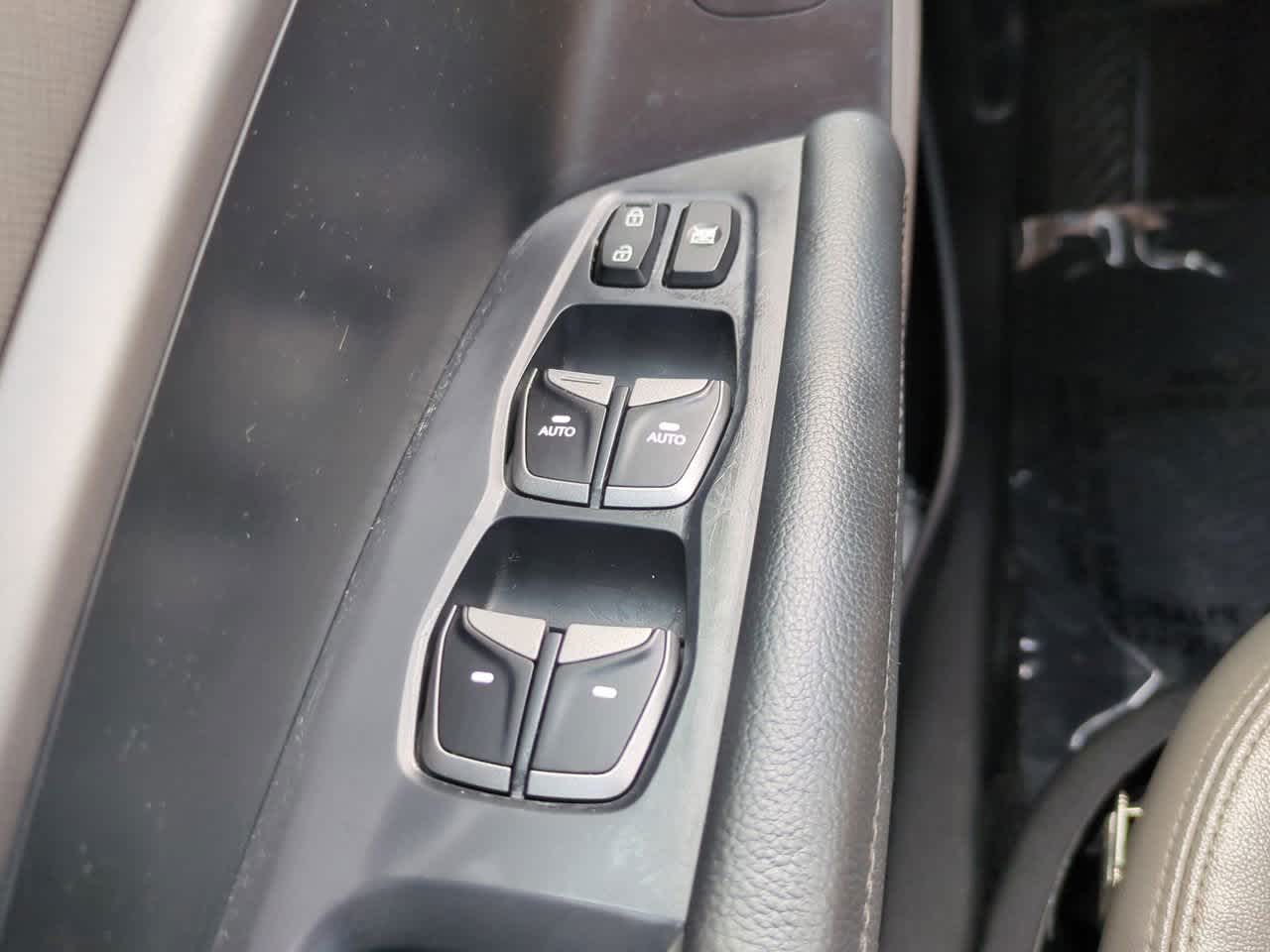 Thumbnail: 2016 Hyundai Santa Fe - 24