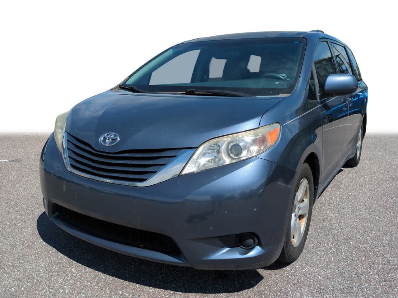 Thumbnail: 2015 Toyota Sienna - 1