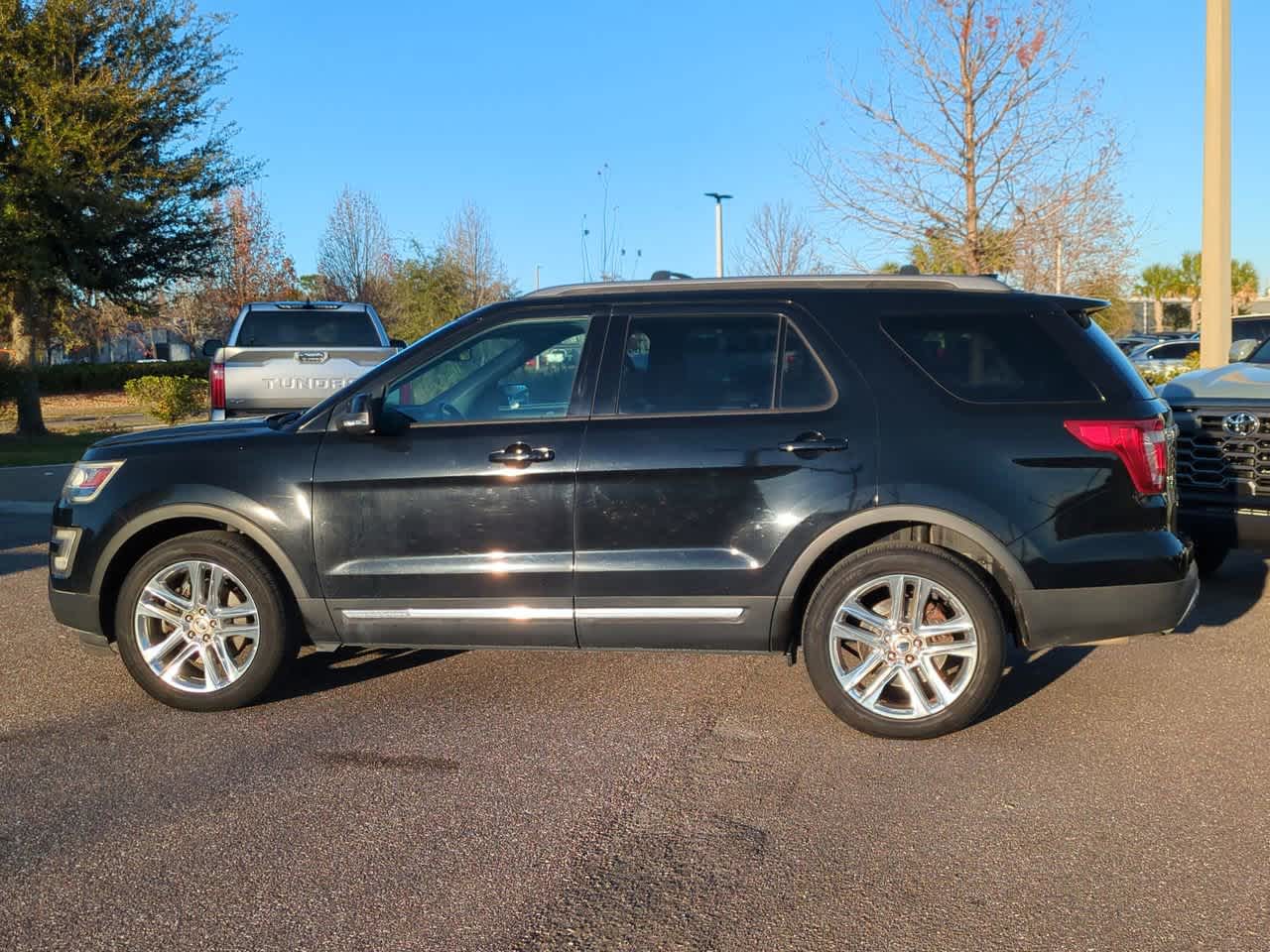 Thumbnail: 2017 Ford Explorer - 3