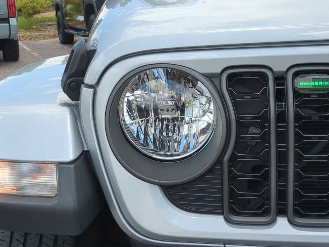 Thumbnail: 2024 Jeep Gladiator - 9
