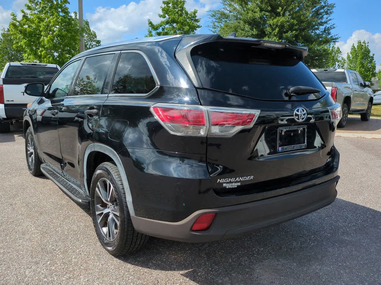 Thumbnail: 2016 Toyota Highlander - 4