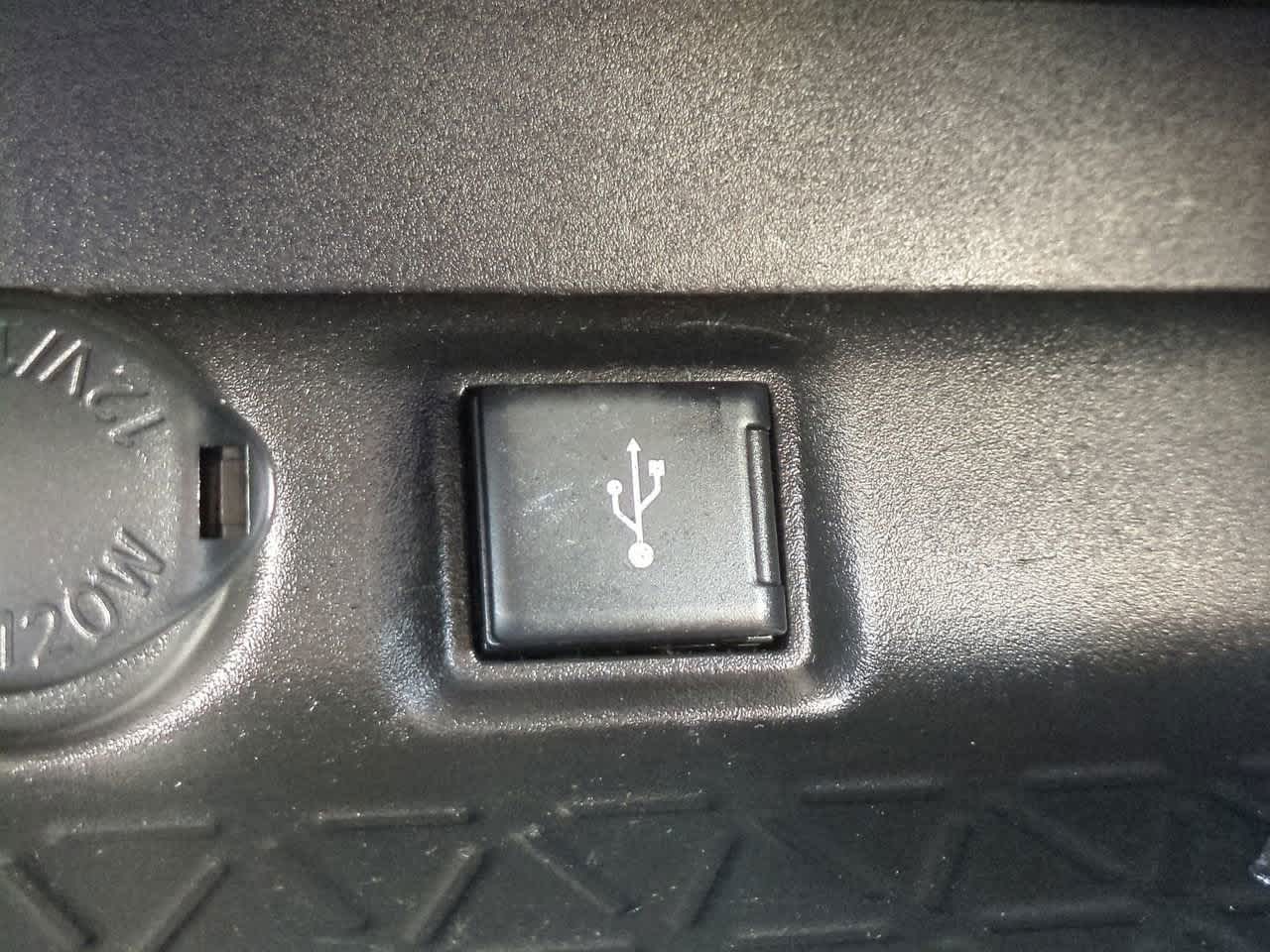 Thumbnail: 2021 Toyota RAV4 - 20