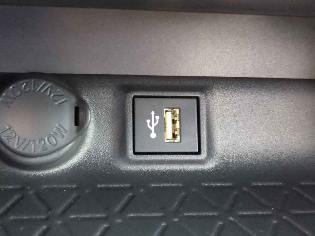 Thumbnail: 2025 Toyota RAV4 - 21