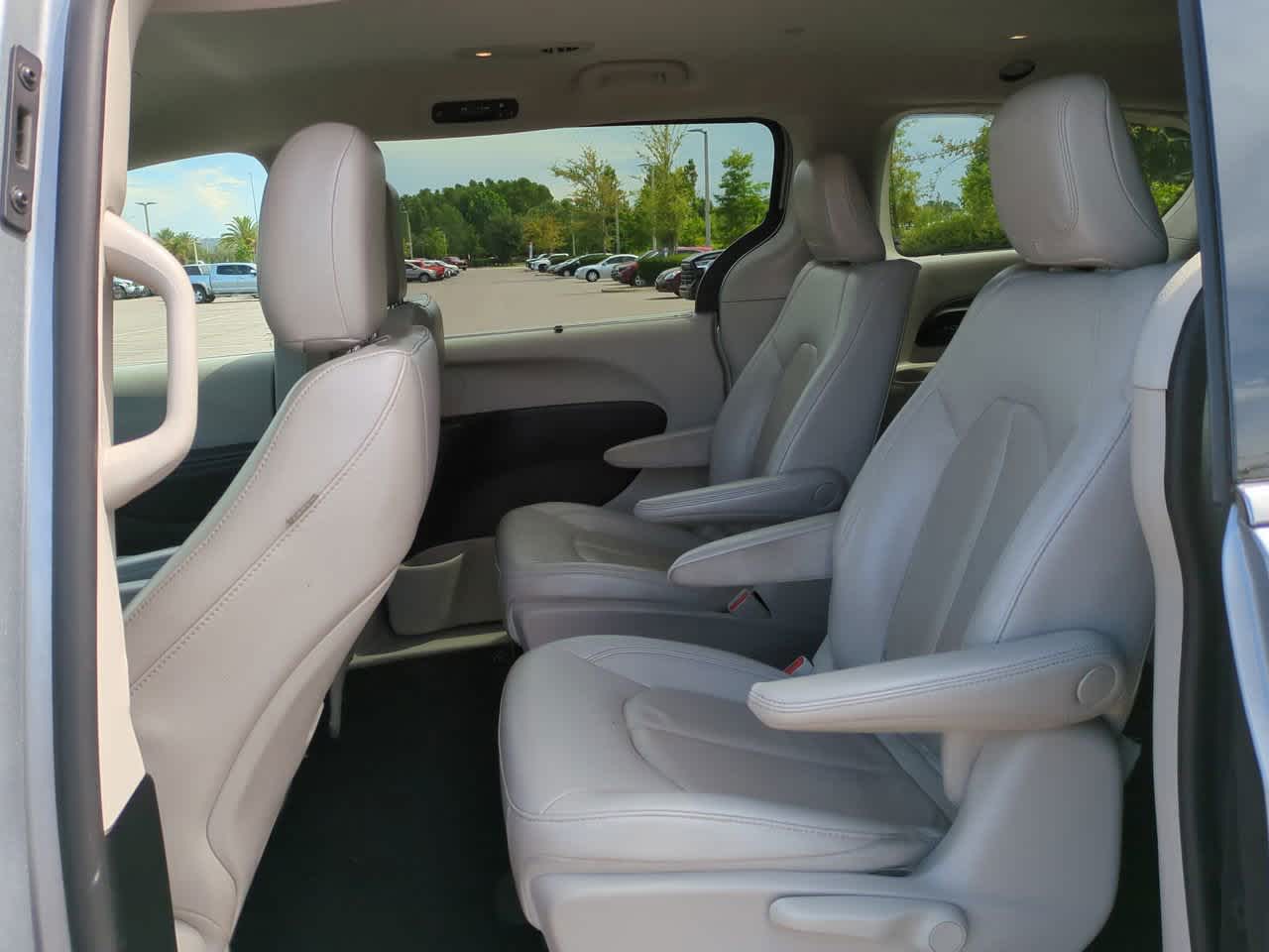 Thumbnail: 2021 Chrysler Pacifica - 14