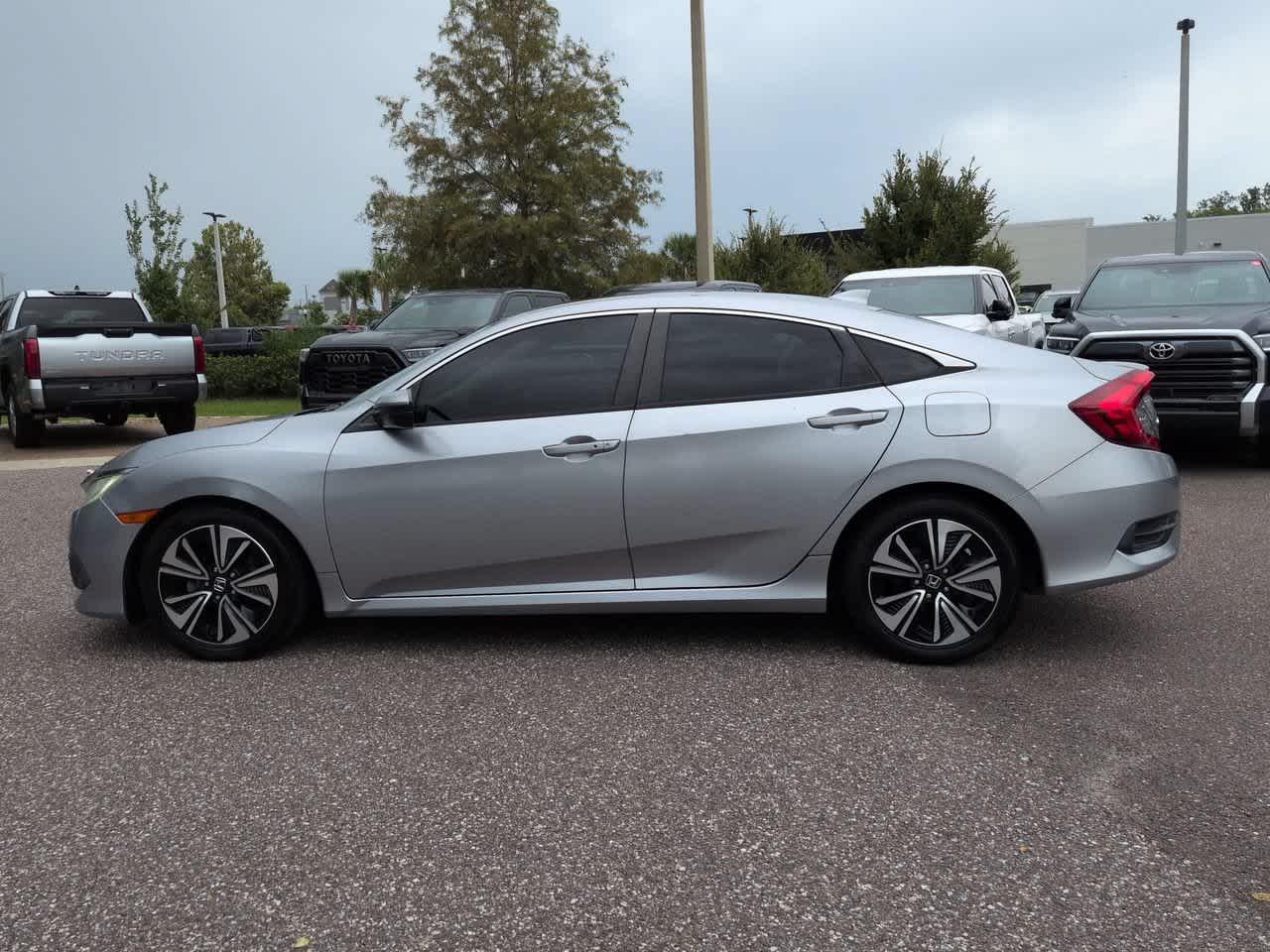 Thumbnail: 2017 Honda Civic - 3