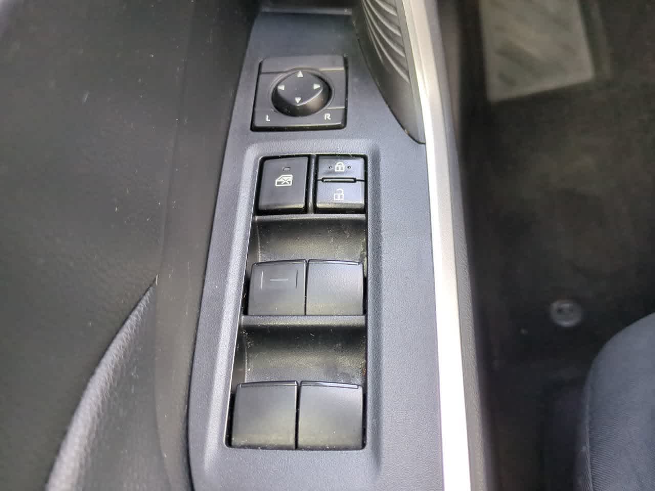Thumbnail: 2021 Toyota RAV4 - 21