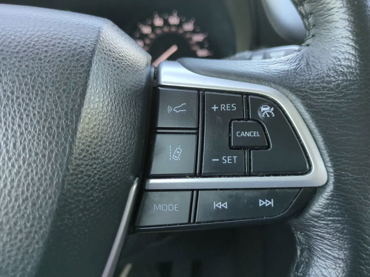 Thumbnail: 2024 Toyota Sienna - 25