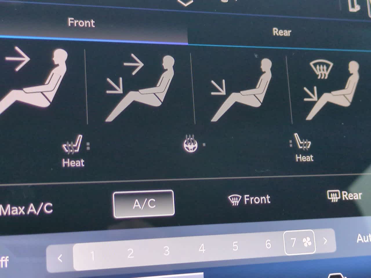 Thumbnail: 2025 Chrysler Pacifica - 22