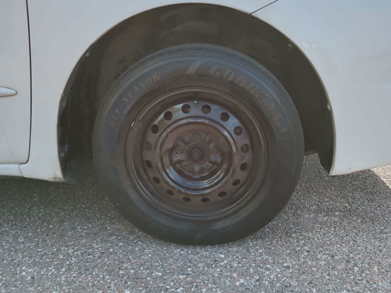 Thumbnail: 2004 Toyota Sienna - 11