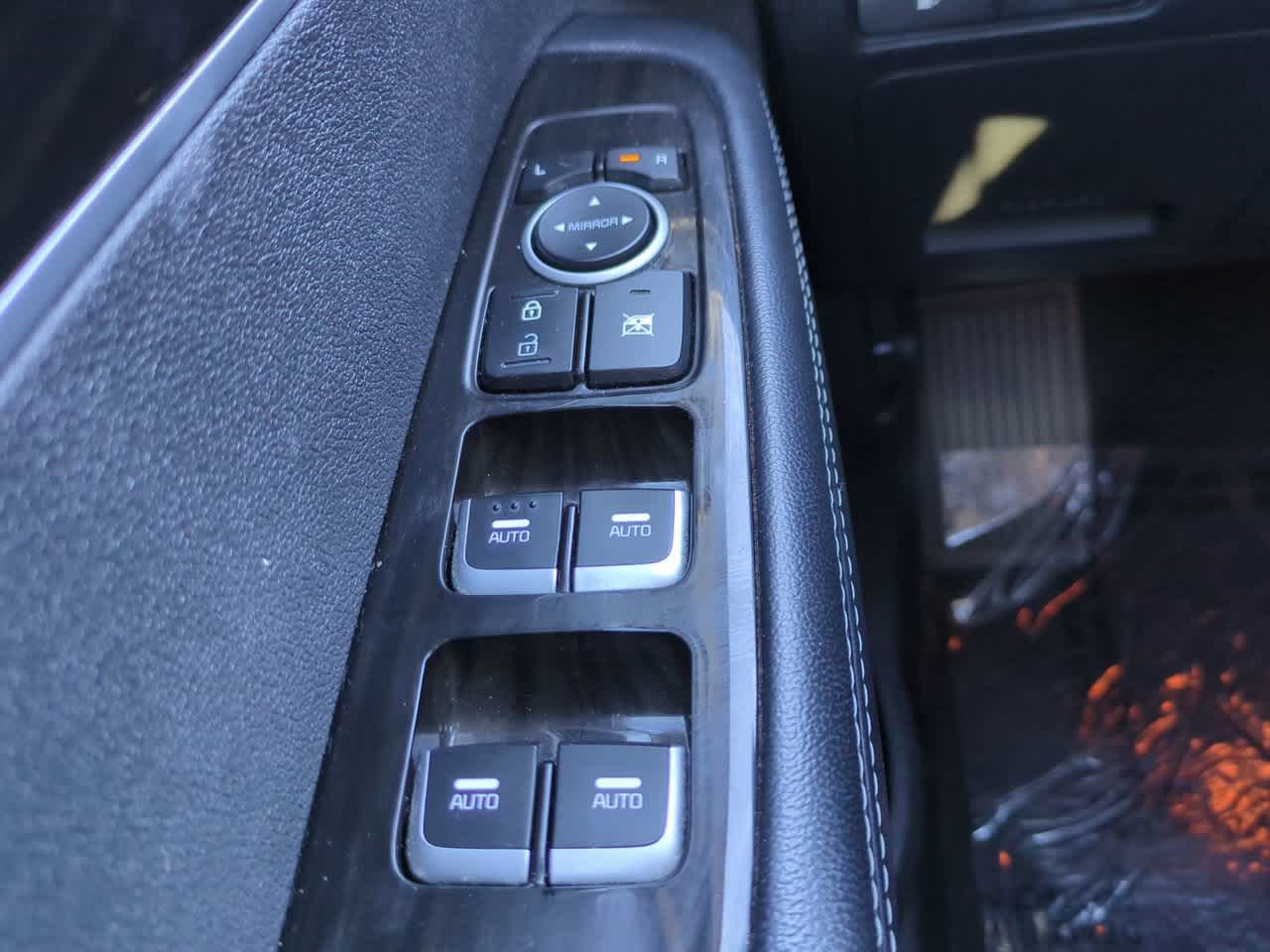 Thumbnail: 2019 Kia Sorento - 24