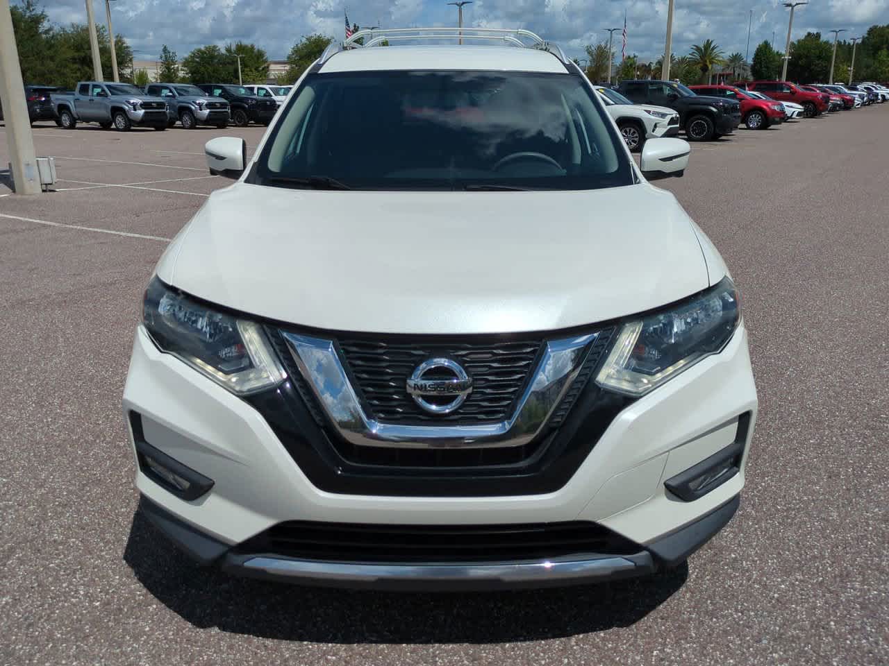 Thumbnail: 2017 Nissan Rogue - 9