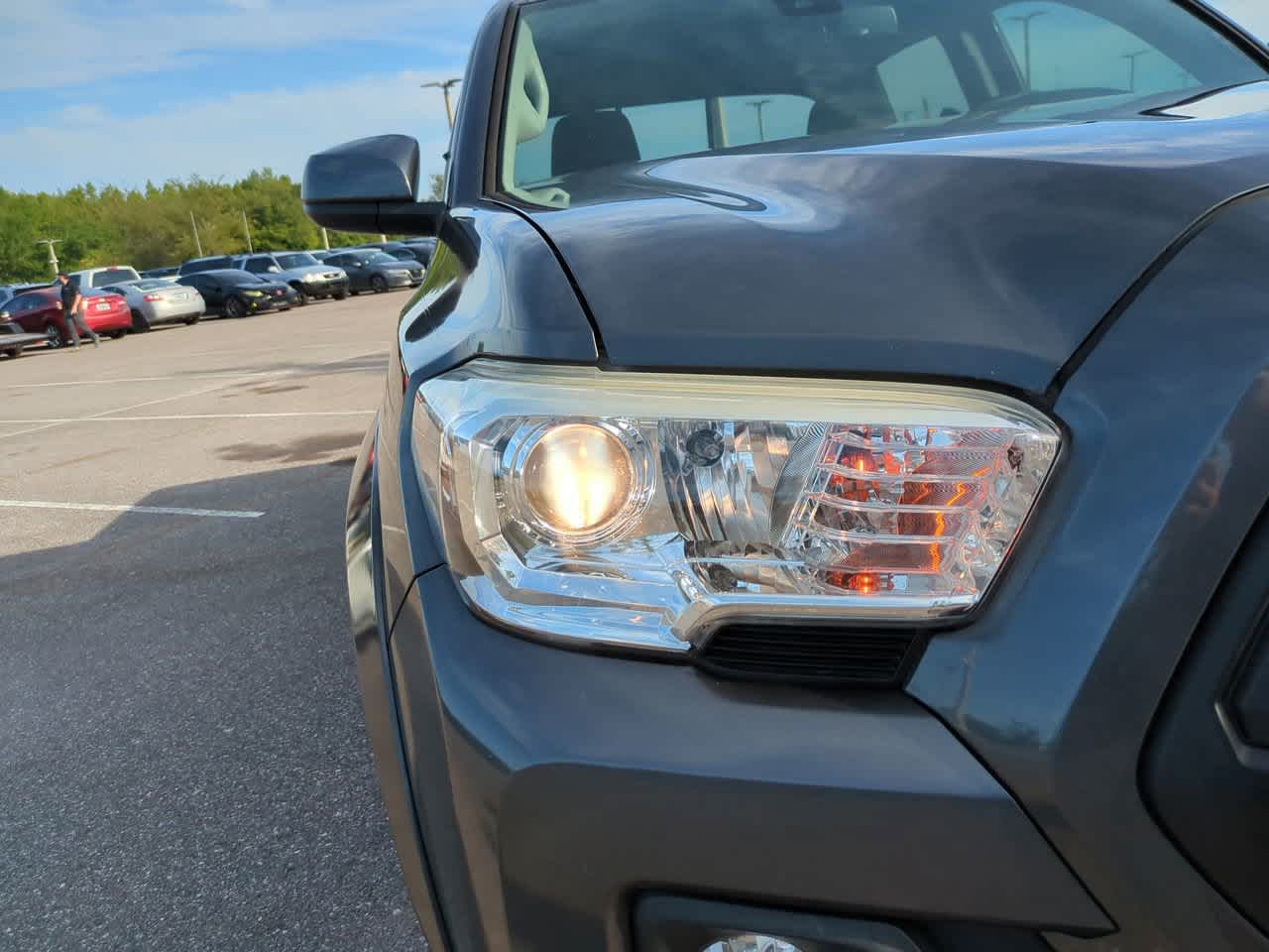 Thumbnail: 2020 Toyota Tacoma - 10
