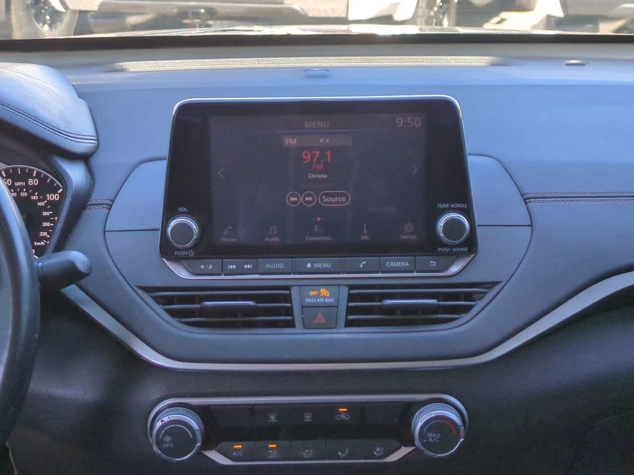 Thumbnail: 2019 Nissan Altima - 17