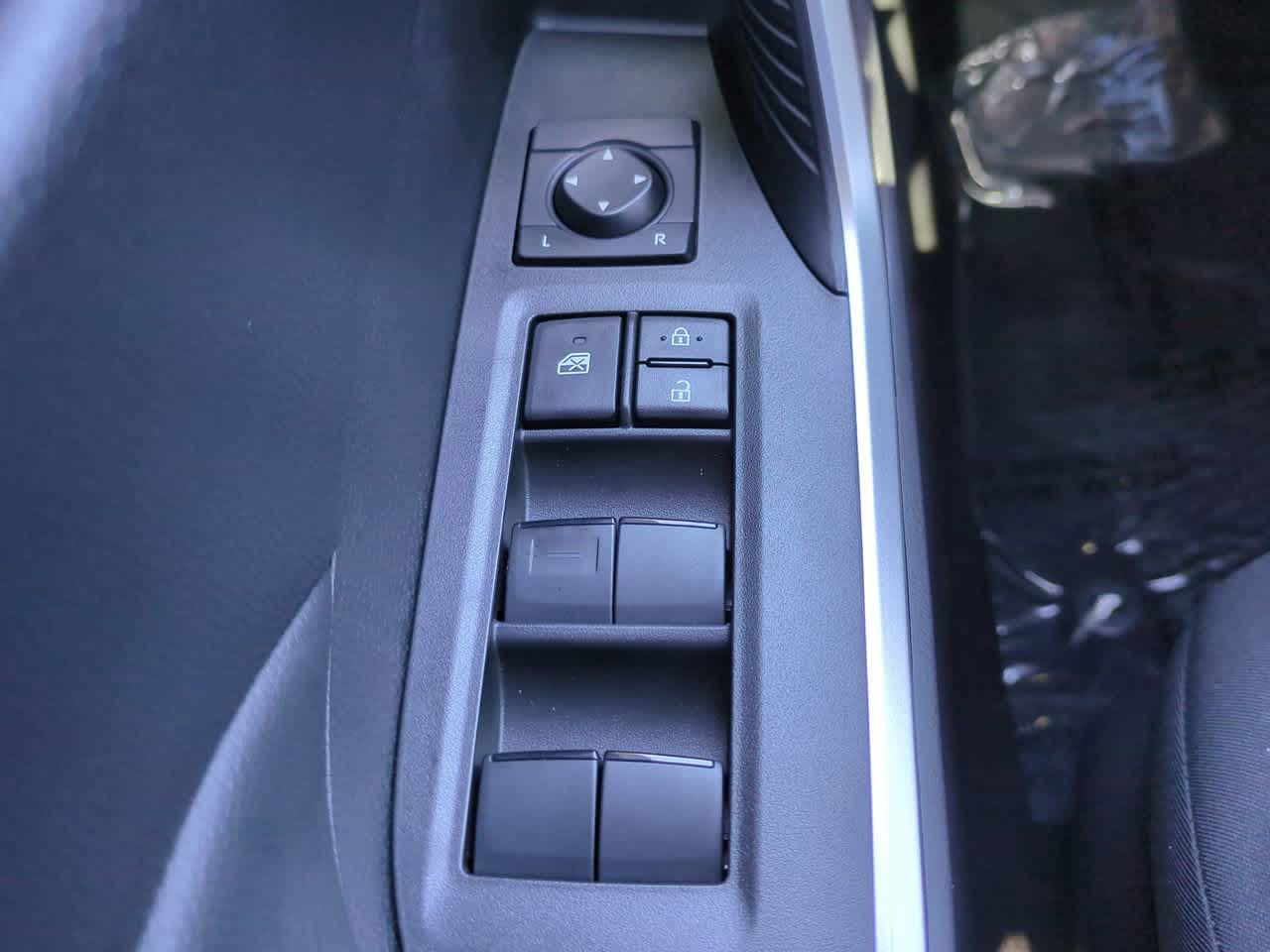 Thumbnail: 2025 Toyota RAV4 - 21