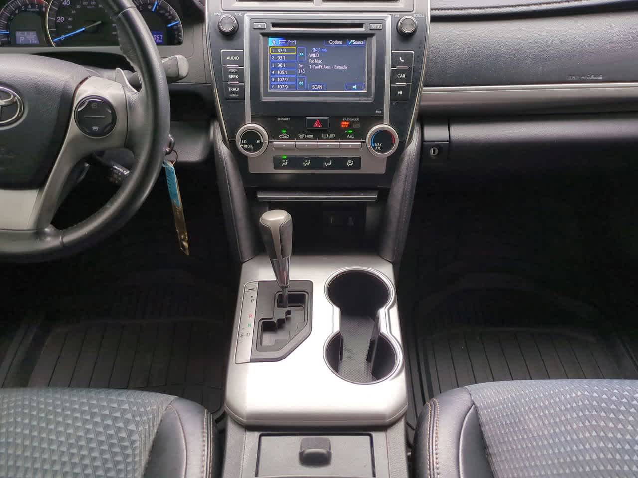 Thumbnail: 2014 Toyota Camry - 18