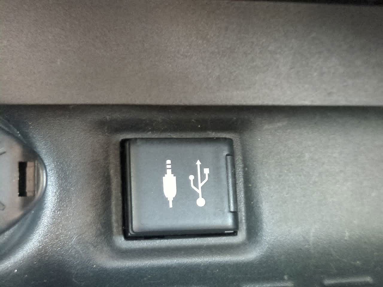 Thumbnail: 2019 Toyota RAV4 - 21