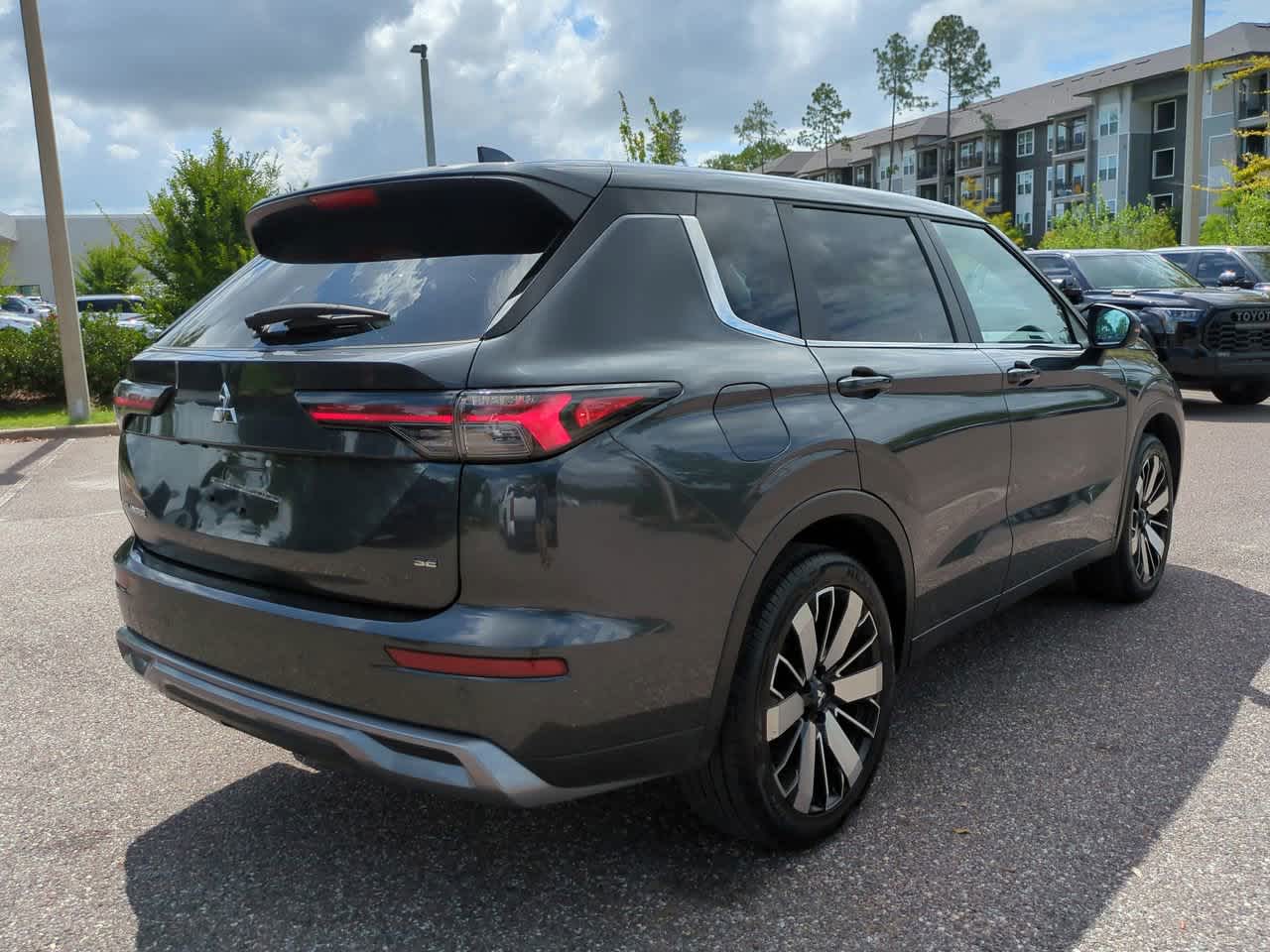 Thumbnail: 2025 Mitsubishi Outlander - 6