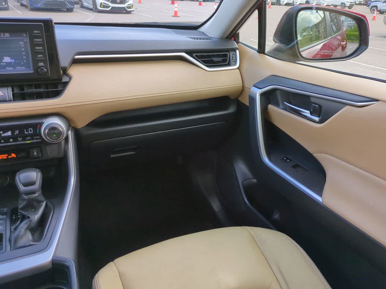 Thumbnail: 2019 Toyota RAV4 - 16