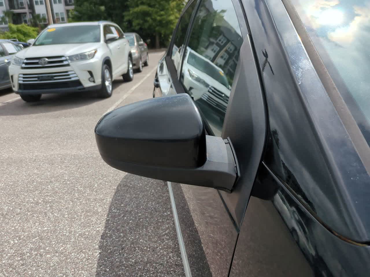 Thumbnail: 2011 Nissan Sentra - 10